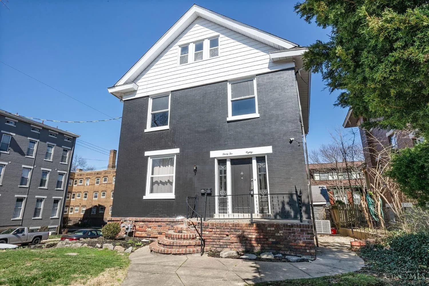 Straight Street Duplex